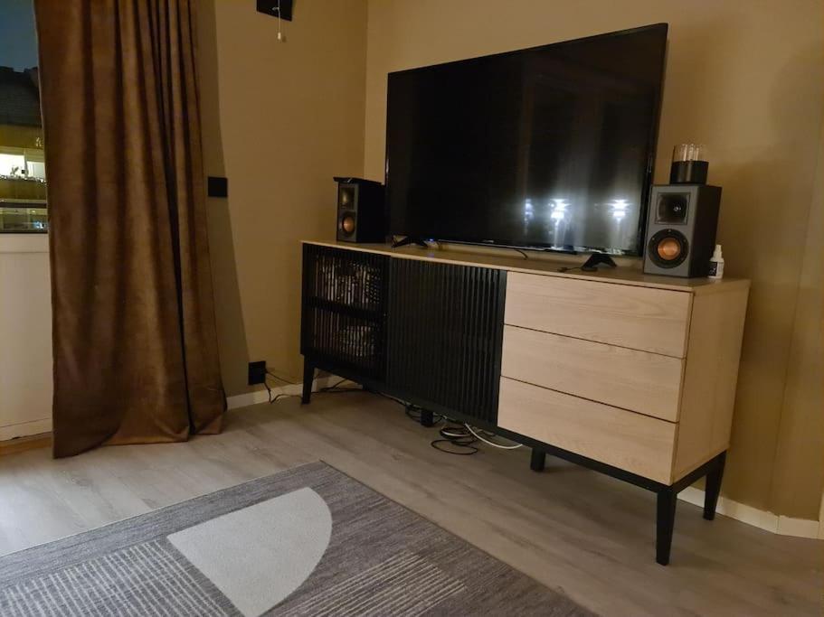 Koselig Og Moderne Leilighet, Meget Sentralt I Narvik Med Gratis Parkering! Экстерьер фото